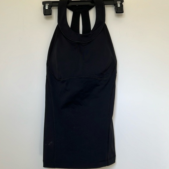 lululemon athletica Tops - Lululemon black  tank top with built in bra. size 4 has pads. EUC